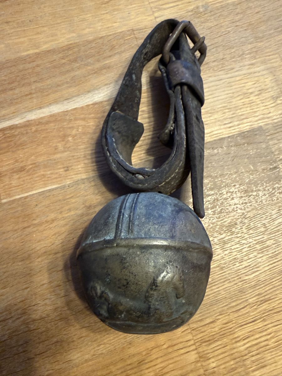 Campanacci mucche: Antike Schelle Glocke DEFEKT – Difettoso da Goldach venduto da Donpancho