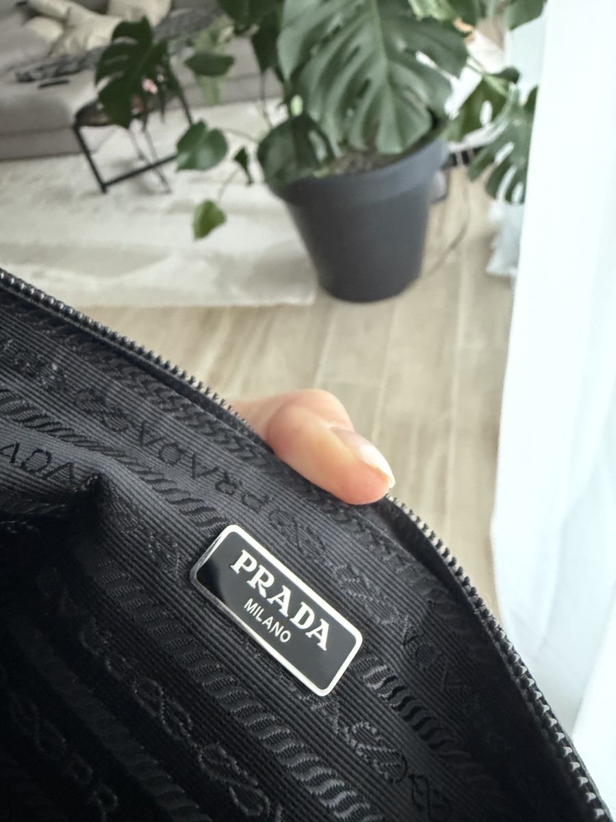 Prada Sacs: Pochette Prada  – D'occasion à Tegna par Valentinaleoni33 3