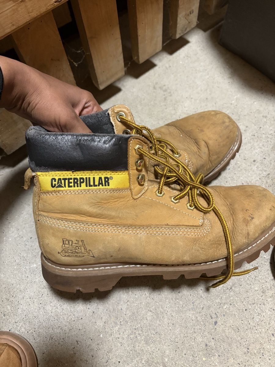 Caterpillar Scarpe da uomo: Bottes Caterpillar homme, taille 44 – Usato da Yverdon-les-Bains venduto da Livia.vtier 1