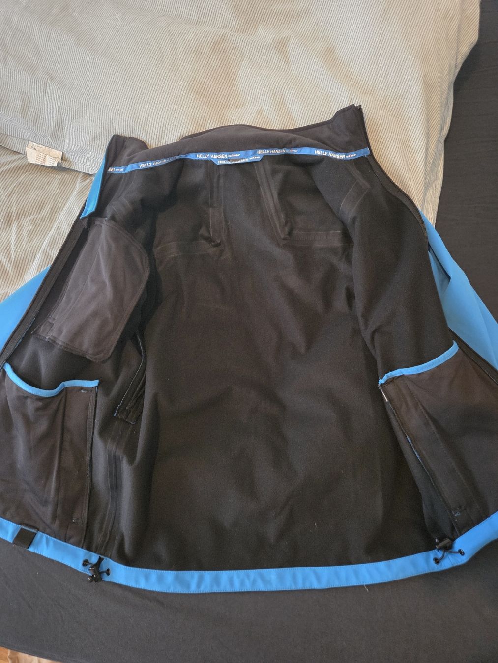 Helly Hansen Giacche: Helly Hansen Jacke, Gr. M/L 42/44 – Nuovo (secondo la descrizione) da Adlikon b.Regensdf venduto da che_xxb9 6