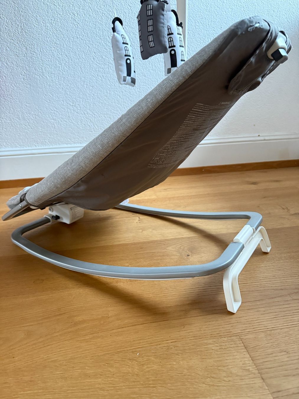 Joie Sdraiette & Sdraiette a dondolo: Joie Babywippe mit Spielbogen – Usato da Jonen venduto da 8916 4