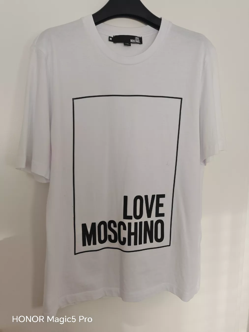 Moschino T-shirt: T-shirt – Nuovo (secondo la descrizione) da Birsfelden venduto da mar_8957