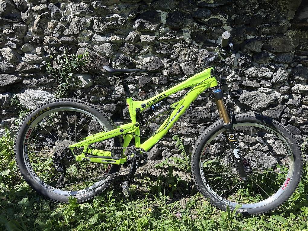Biciclette: Intense Uzzi - Mountainbike Downhill – Usato da Silenen venduto da UriNerge