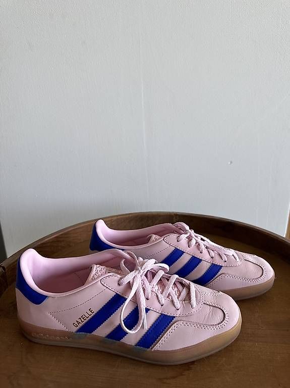 Damenschuhe: Adidas Gazelle Pink & Blau – Gebraucht aus Hünenberg von ln_22