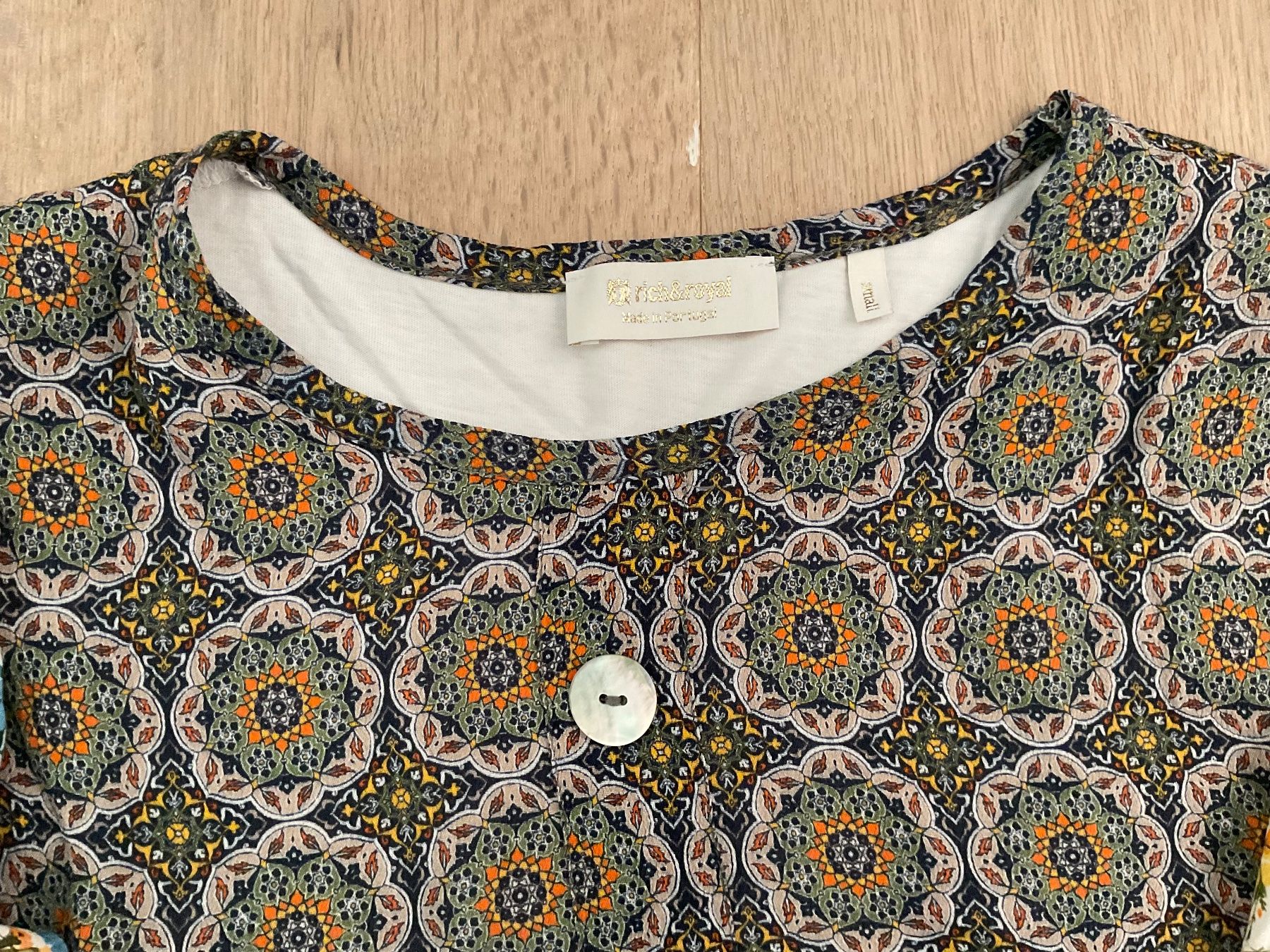 Rich & Royal T-shirt: Rich & Royal Shirt – Usato da Figino venduto da Stefano03 1