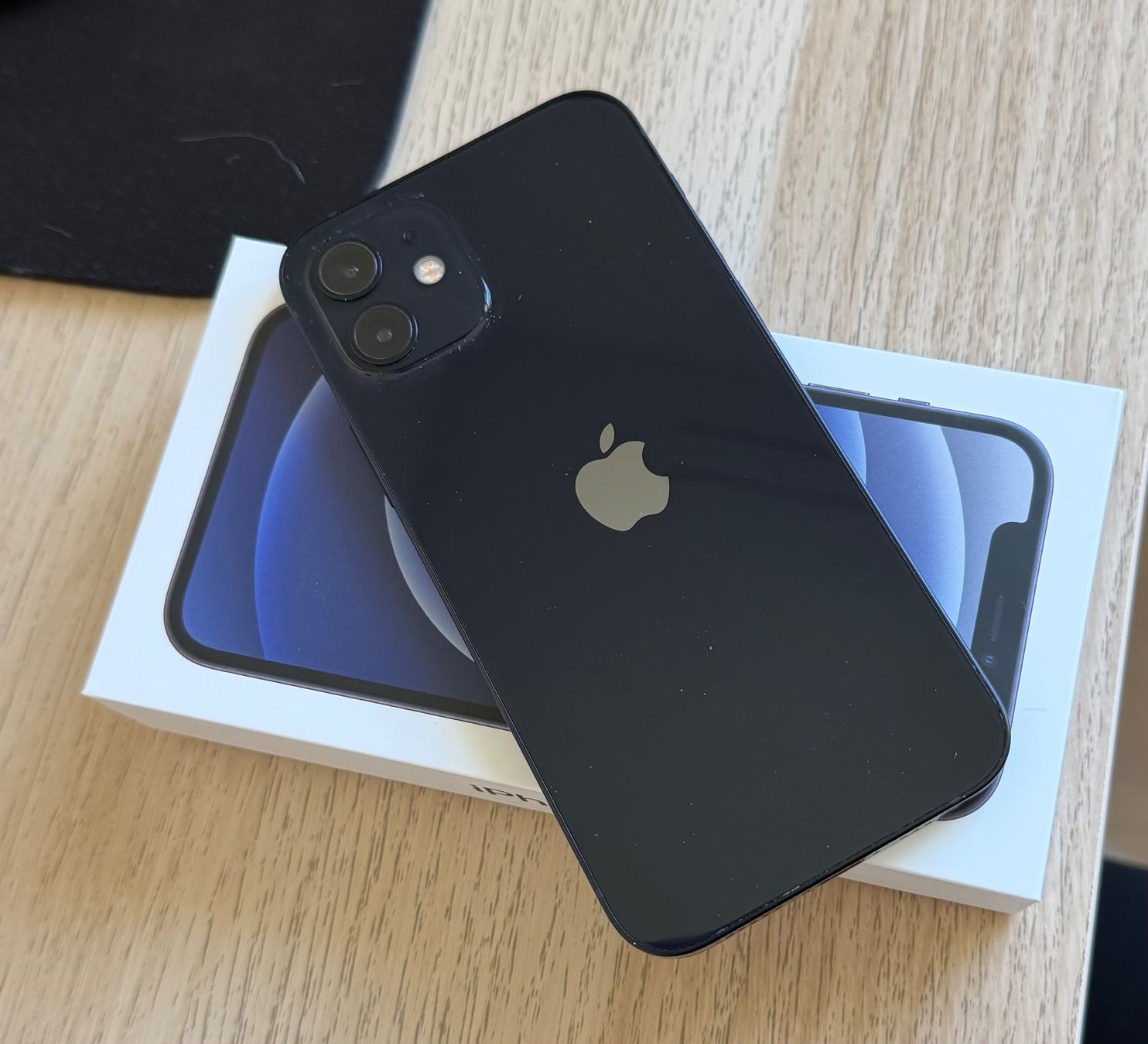 Apple Telefoni cellulari / Smartphones: iPhone 12 – Usato da Mannens venduto da Celiayode 1