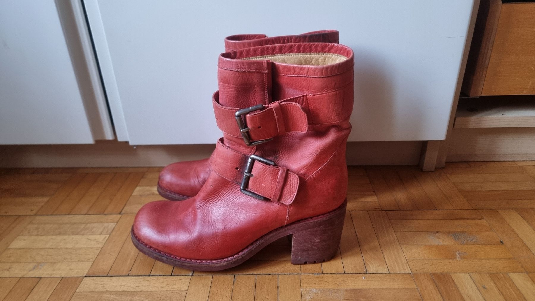 Scarpe da donna: Bottes en cuir rouge, taille 38 – Usato da Carouge GE venduto da mon_x9y7