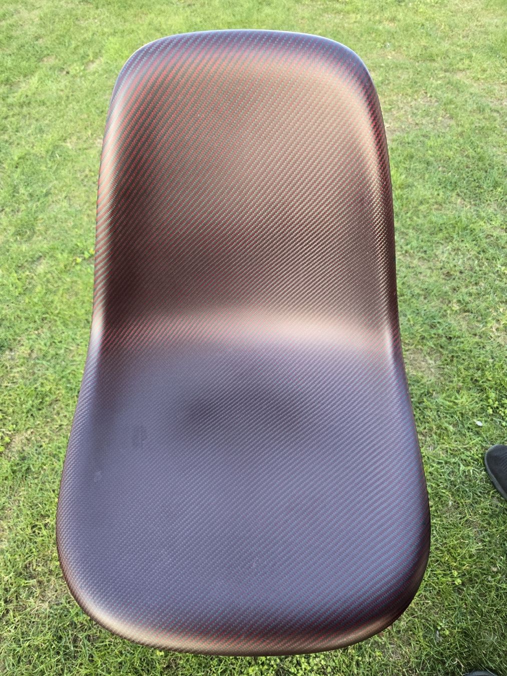 Set di tavolo e panche: Tisch mit Stühle aus 100% Carbon – Usato da Hettiswil venduto da Keeoll 7