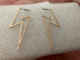 Extravagante grosse Ohrstecker, goldfarbene Blitze, neu