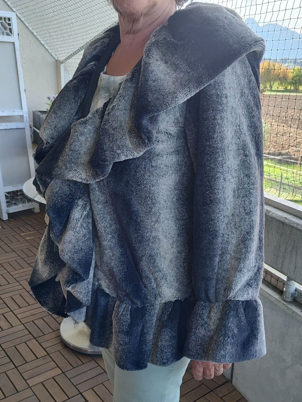 Giacche: Elegante Damenjacke – Usato da Uttigen venduto da Casino10 5