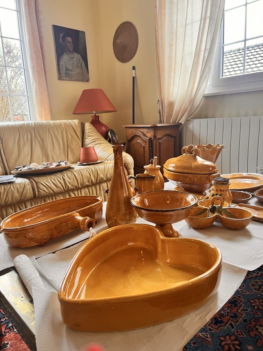 Tutte le decorazioni: Lot de vaisselle provençale couleur safran  – Usato da Plan-les-Ouates venduto da Cocochoco 1