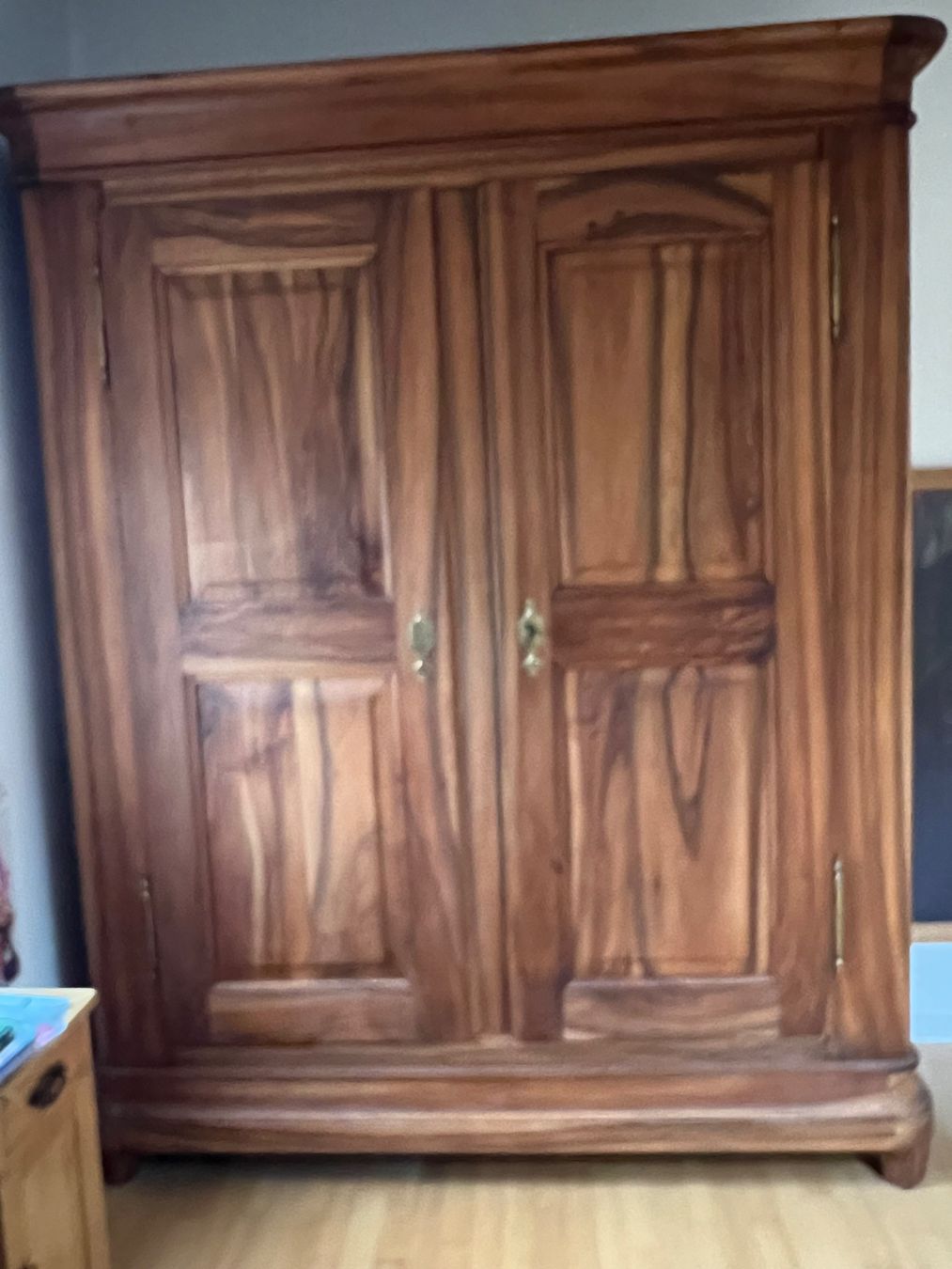 Armadi: Nussbaum- Schrank – Usato da Frenkendorf venduto da rousen1