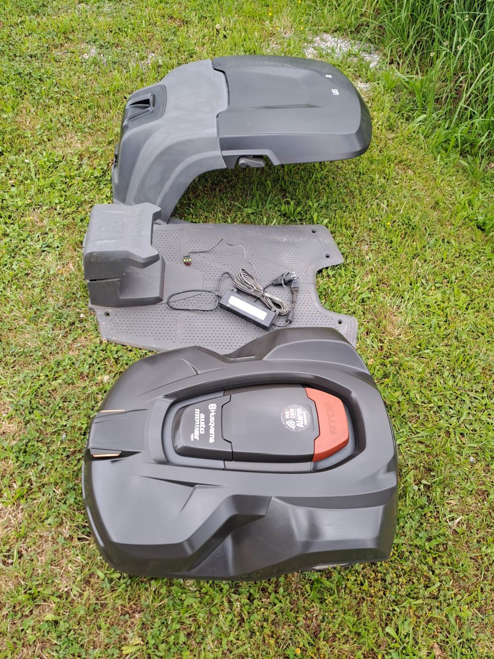 Husqvarna Tagliaerba: Automower Husqvarna 320 – Usato da Gossau SG venduto da aleks00 2