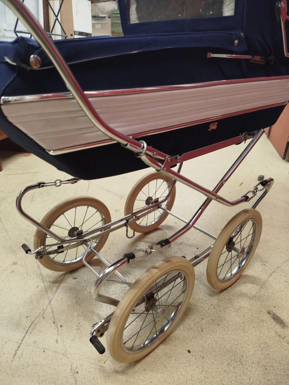 Kinderwagen: Poussette vintage – Gebraucht aus La Chaux-de-Fonds von Emmaus2300CDF 8