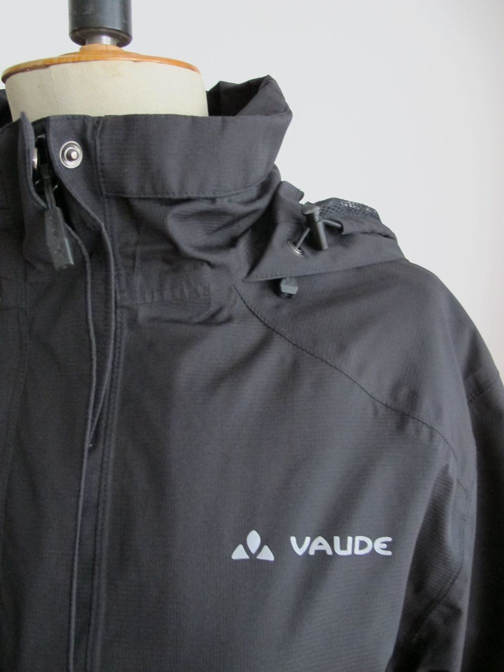 Vaude Giacche: Vaude Damen Jacke Schwarz Ceplex Active – Usato da St. Gallen venduto da Flint75 1
