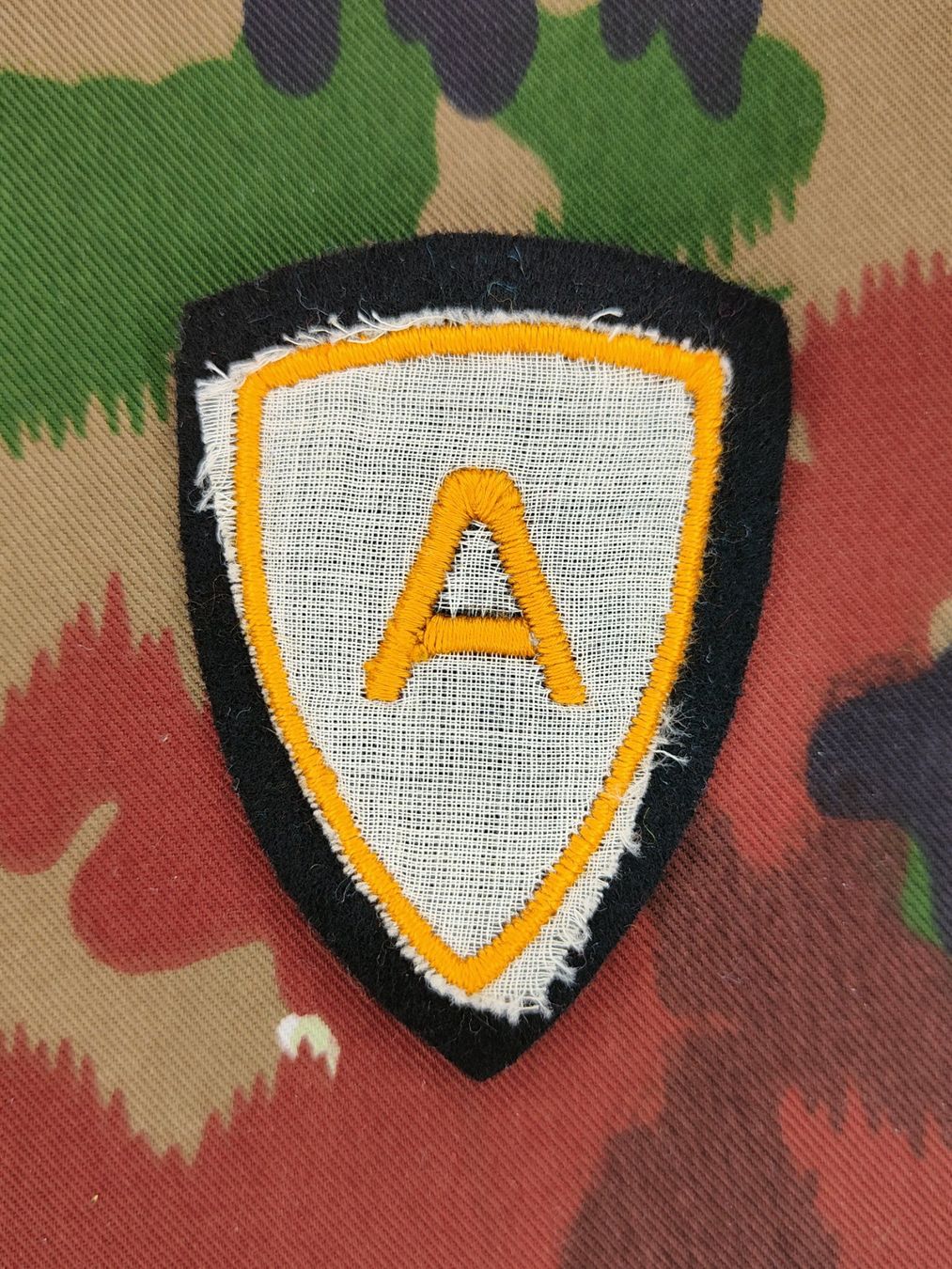 Schweizer Armee Uniformen:  Funktionsabzeichen Physiker Ord. 1972, Variante 1 – Gebraucht aus Bauma von SwissMilitaria 1