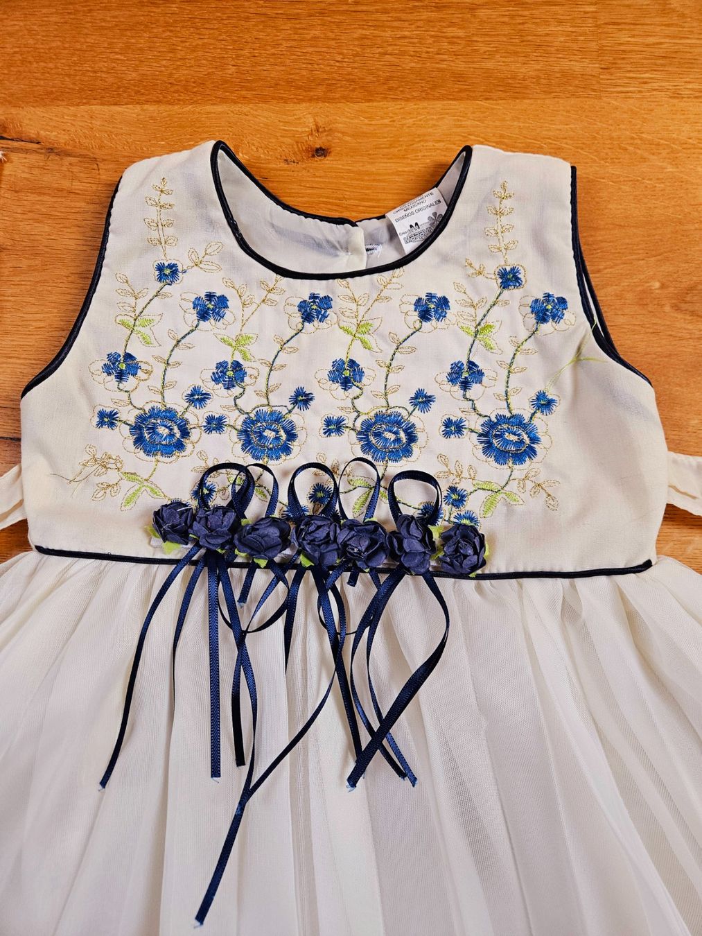 Vestiti & Gonne: Festkleid Mädchen 12 Monate ca. Gr. 80 – Usato da Buttwil venduto da Bezzy1 2