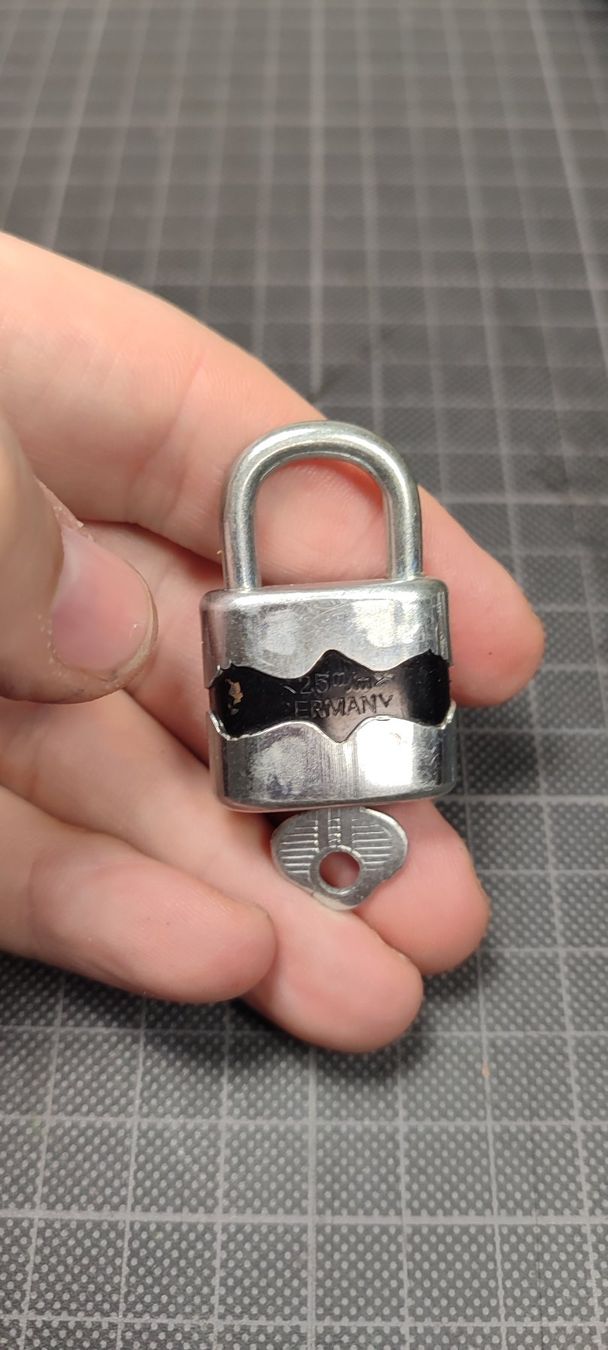 Lucchetti: Wunderschönes altes Schloss Nr 1 Made in Germany – Usato da Gelterkinden venduto da MYSTOREFORYOU4460 3