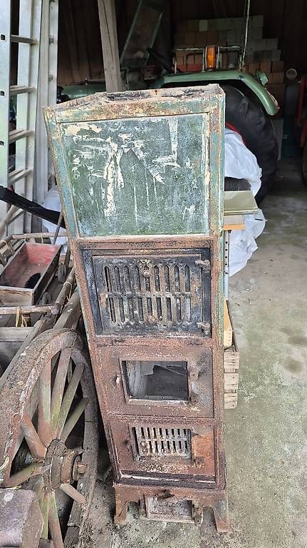Altri mobili d'antiquariato: Kachelofen – Usato da Fisibach venduto da Lorobin 1