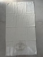 Handtuch weiss / creme mit Verzierung