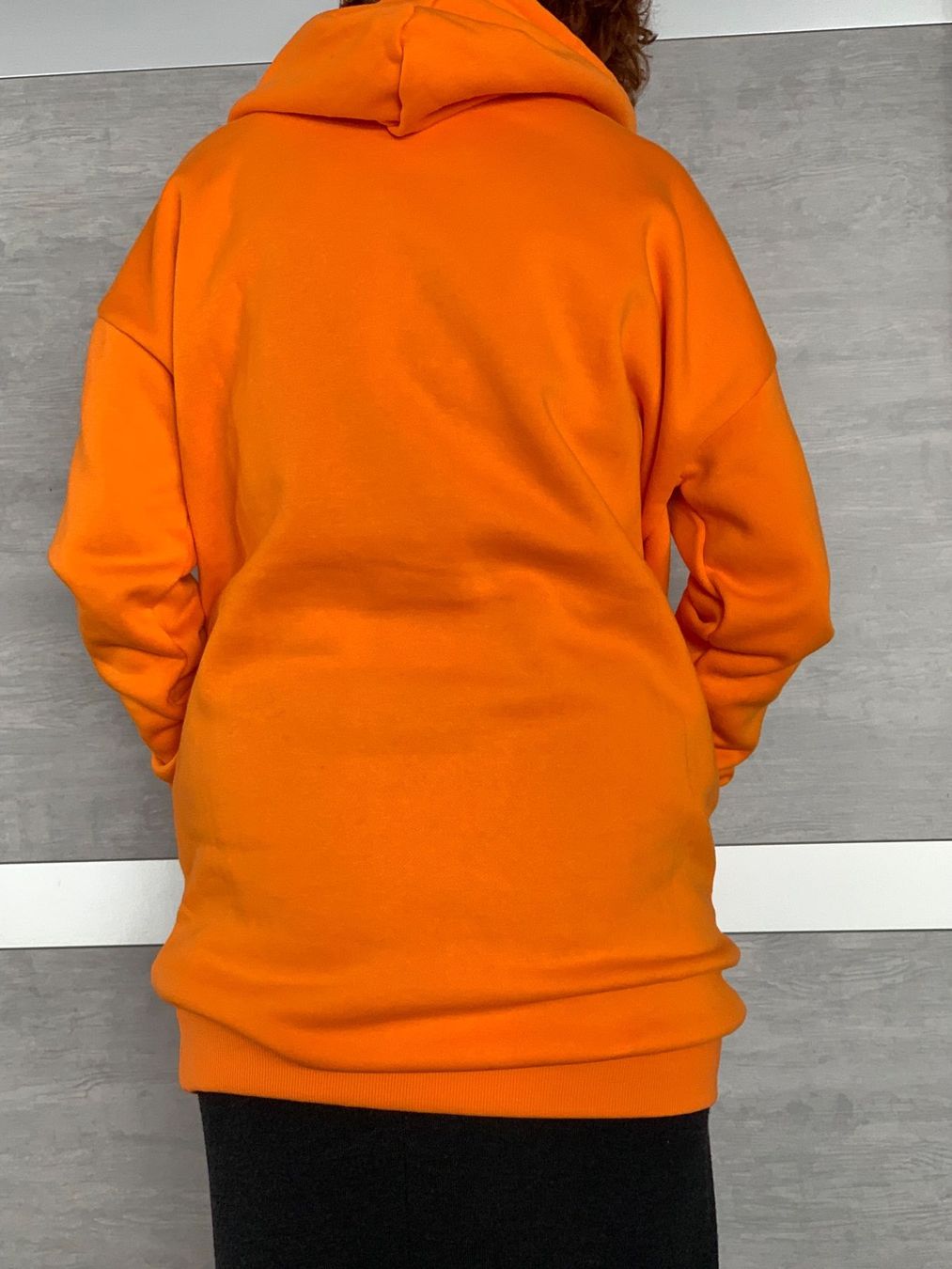 Maglioni & Felpe: Hingucker! Orginelles, orangefarbiges, überlanges Sweatshirt – Usato da Tschingel venduto da chg_s7bg 1
