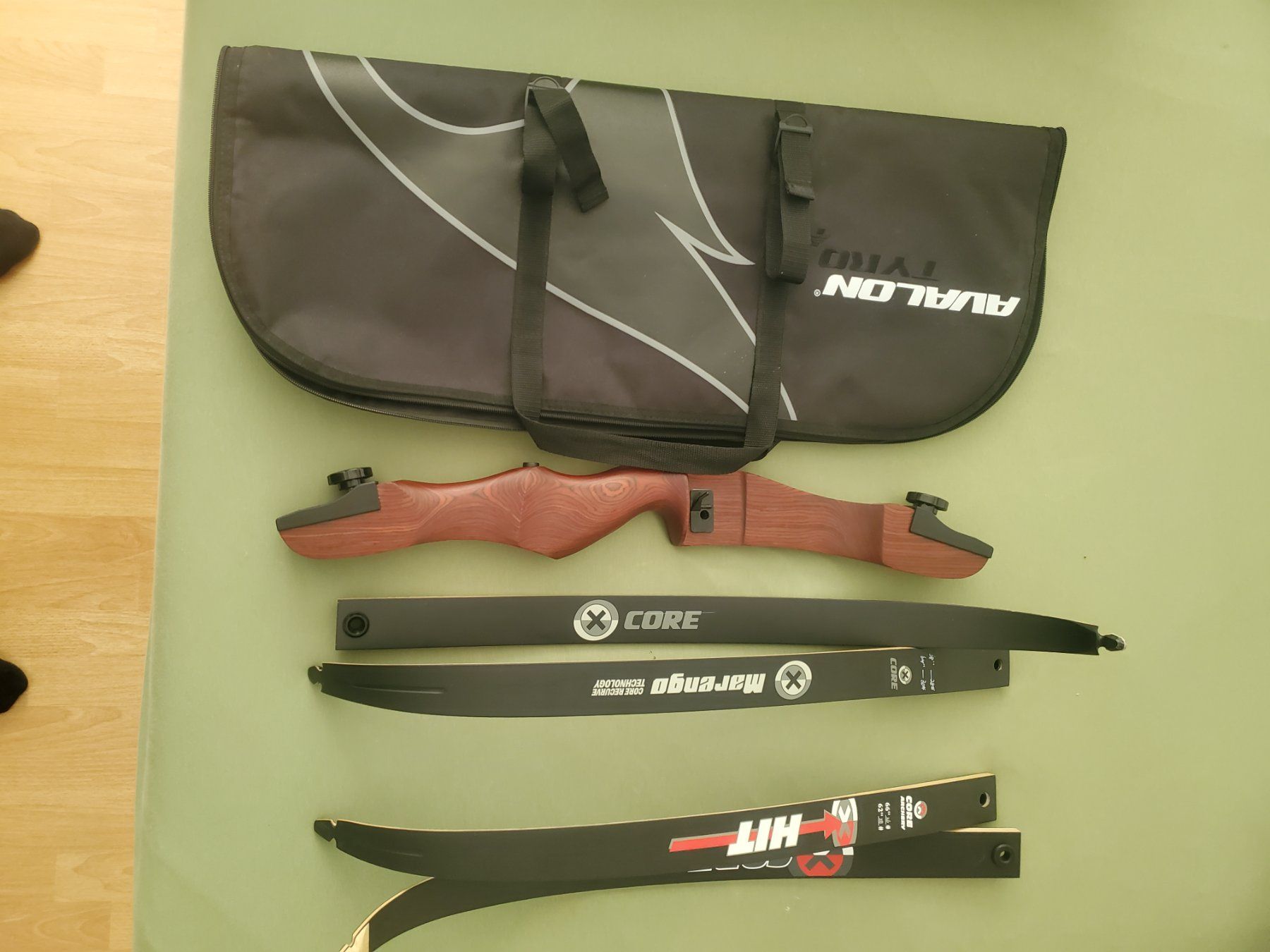 Tiro con l'arco: Recurve Bogen Set Avalon mit Tasche und Visier – Usato da Chur venduto da Maerti