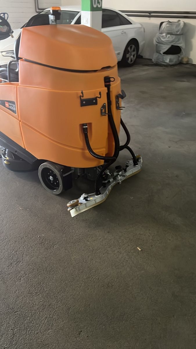 Tutte le macchine: TASKI Swingo 4000  – Usato da Grenchen venduto da daj_d7l2 3