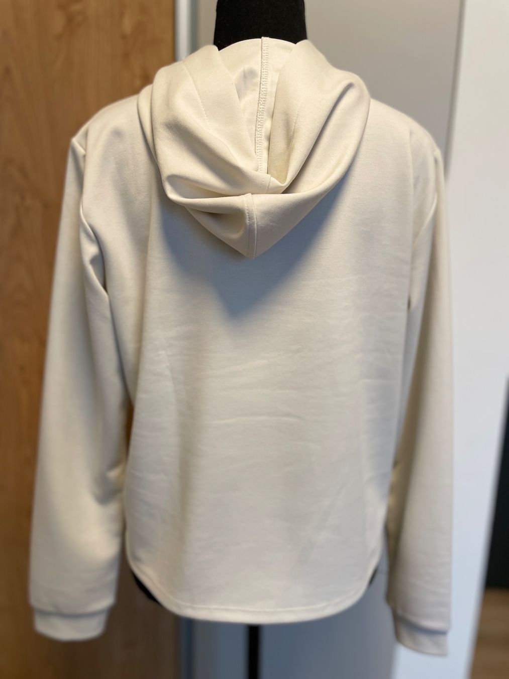 Maglioni & Felpe: Pullover Monari creme mit Pailletten Gr.36 - neu – Nuovo (secondo la descrizione) da Birsfelden venduto da Nic21 1