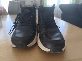 Schwarze Schuhe Puma Grösse 43