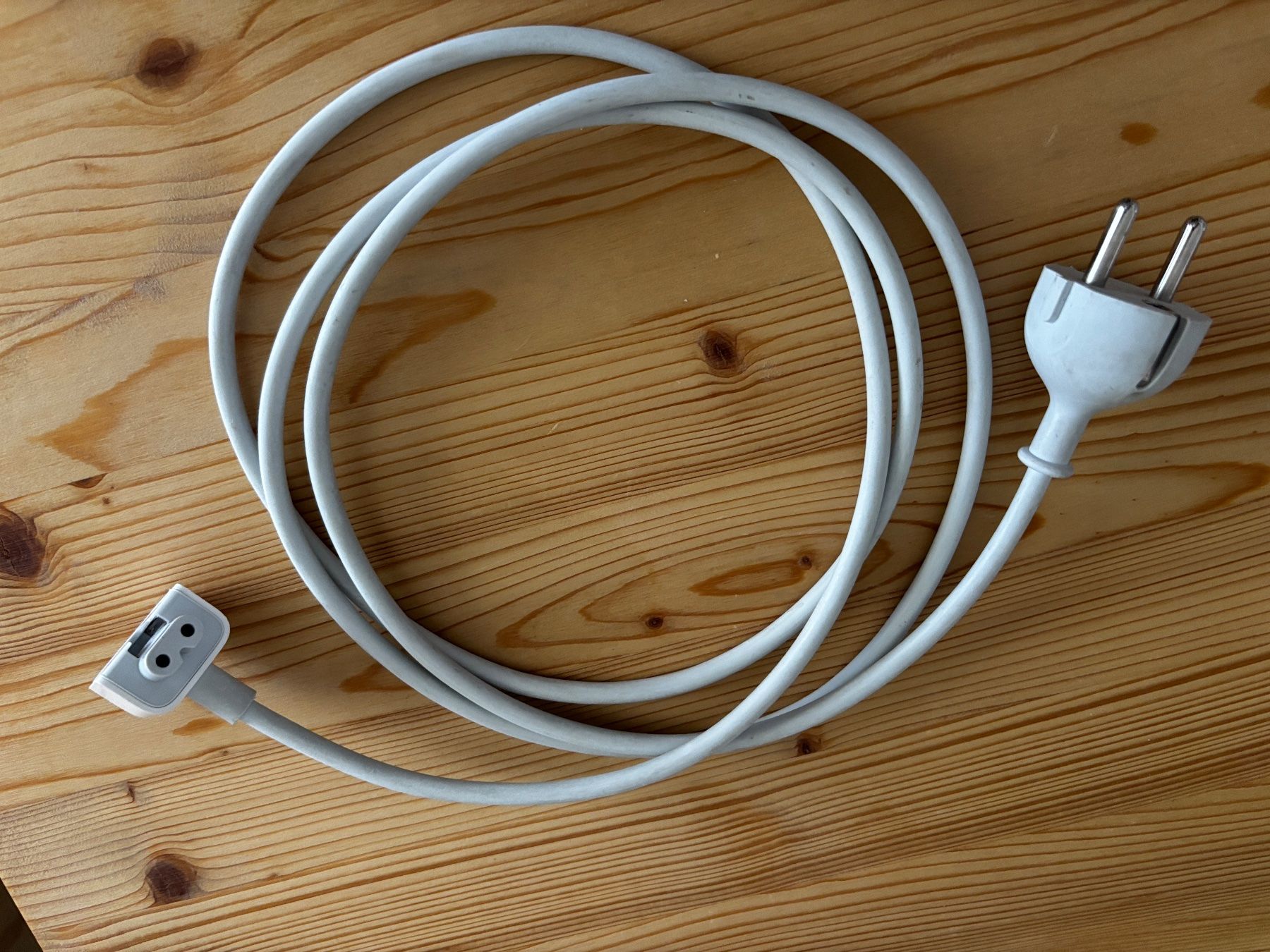 Apple Ladegerät: Original Apple Netzkabel / Stromkabel EU - Stecker – Neu (gemäss Beschreibung) aus Herrliberg von Tcardo