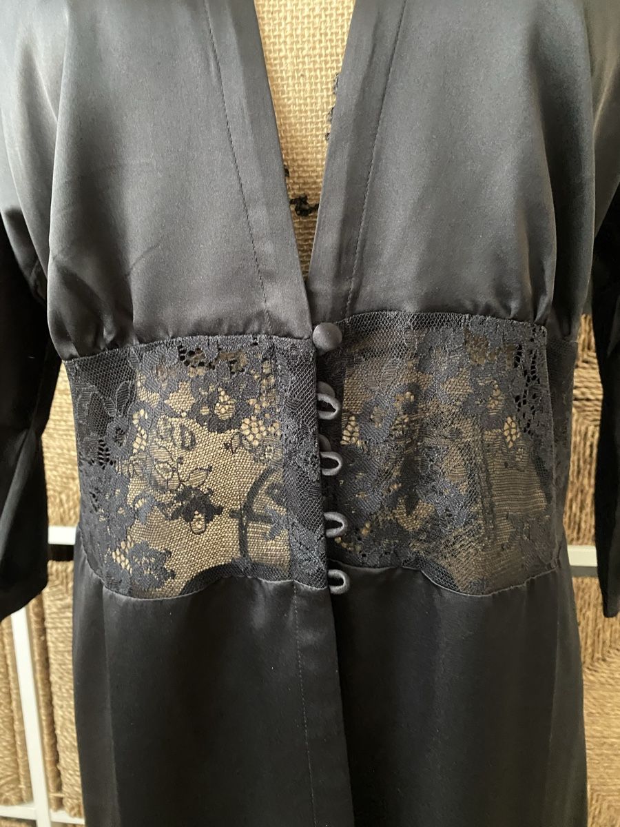 Vestiti: Triumph Black Night Dressing Gown. Elegant. Size L. – Nuovo (secondo la descrizione) da Safenwil venduto da rgs_tg62 3
