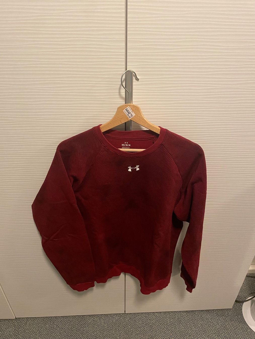 Under Armour Pullover & Sweatshirts: Under Armour Sport Pullover – Gebraucht aus Ormalingen von ced.fiech