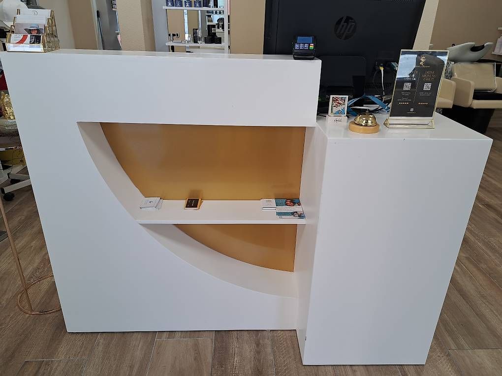 Allestimento di negozi e stand fieristici: Kassenmöbel / Ladeneinrichtung – Usato da Luzern venduto da Neela288