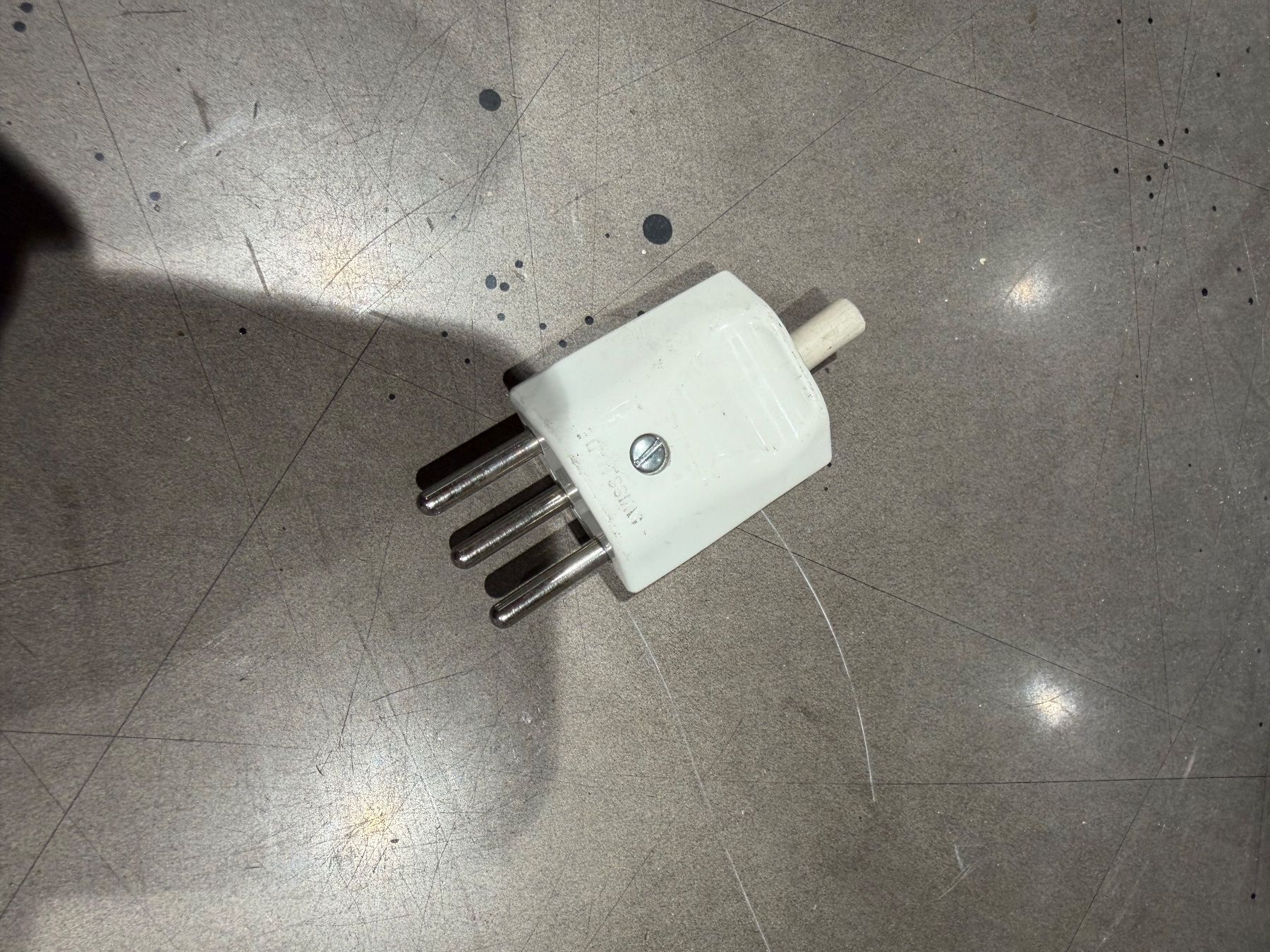 Spine: Netz Stecker Typ 12T Schweizer Stecker, Top Zustand! – Usato da Stetten AG venduto da d.r82 1