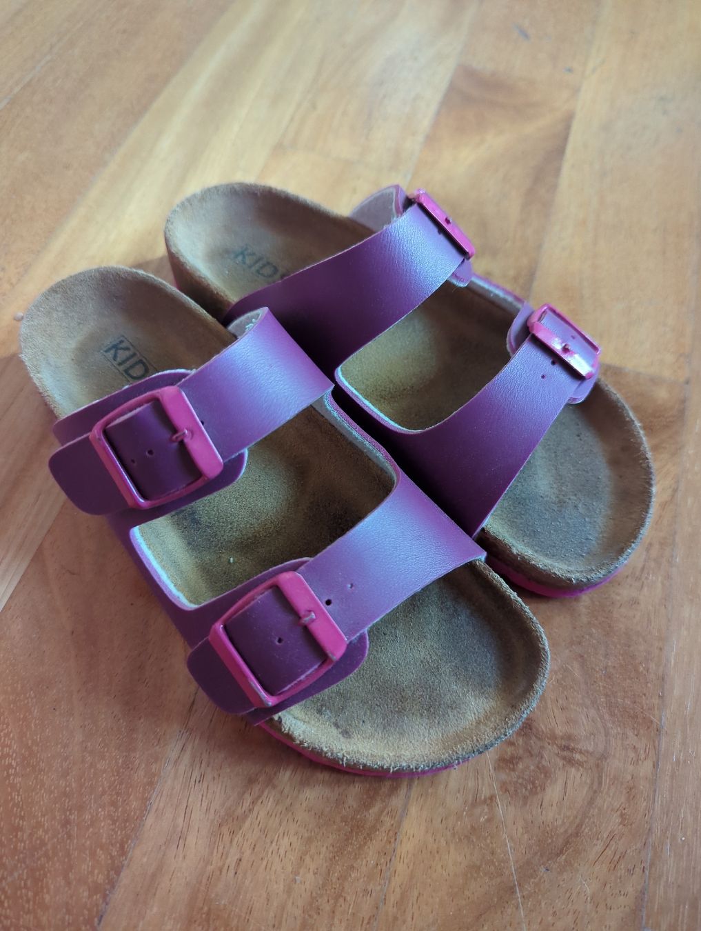 Scarpe per ragazzi: Migros Kids Hausschuhe Gr. 33 – Usato da Eglisau venduto da raf_hn2x