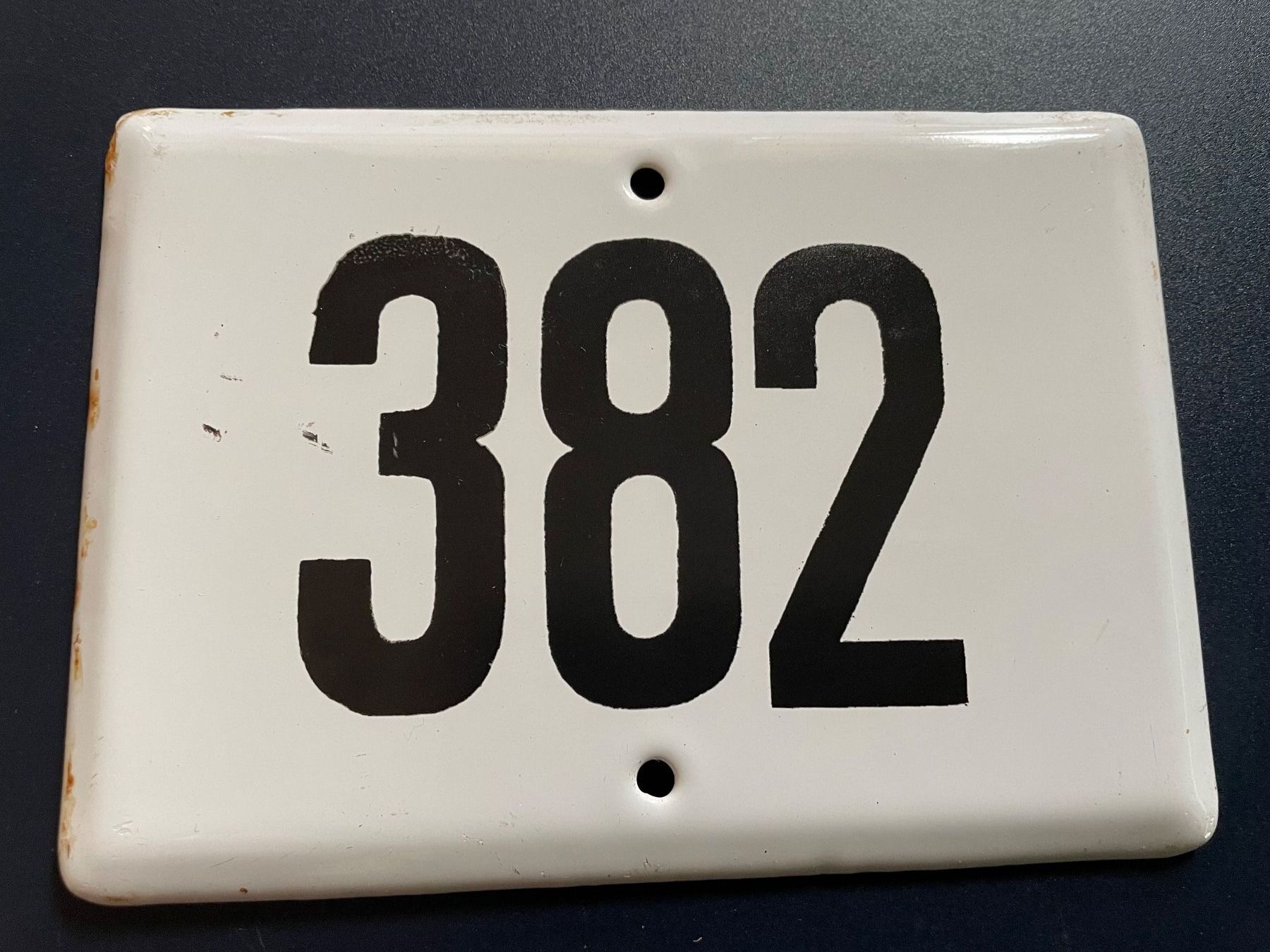 Insegne: hausnummer 382 /antik/nummernschild – Usato da Volketswil venduto da rubin74