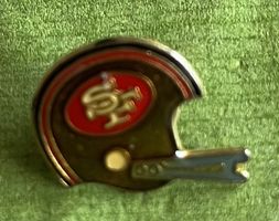 NFL Helm Pin