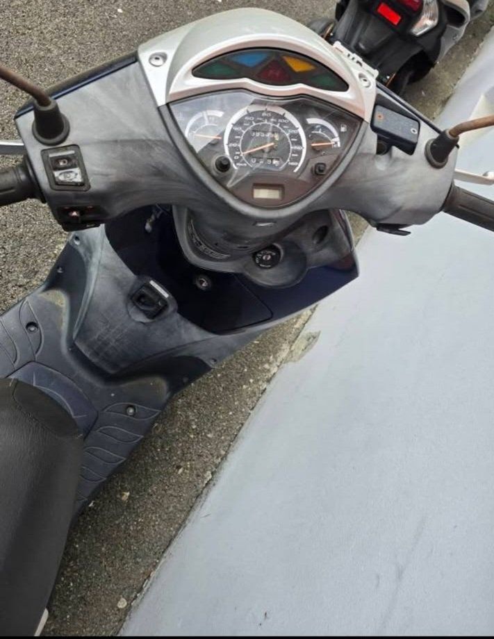Honda Scooters: Honda SH126i – Gebraucht aus Châtel-St-Denis von abd_k6lq 1
