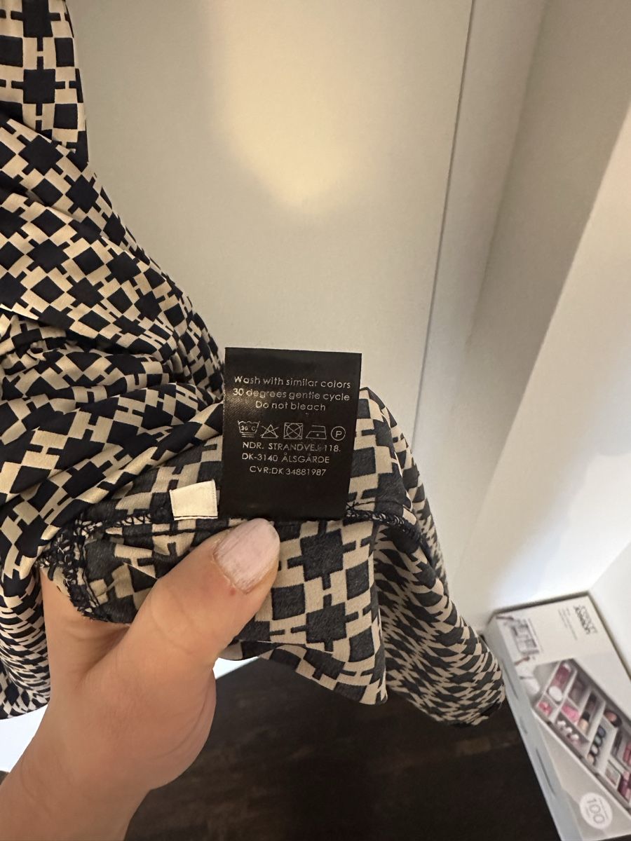 Vestiti: Neo Noir Kleid Grösse 40 – Usato da Zürich venduto da millaiana 6