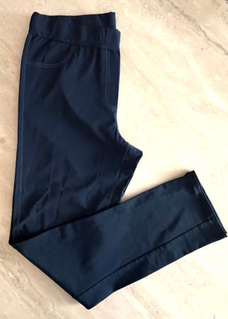 Hose lang mit Ziernähten ohne Taschen (Gr. 42/44)