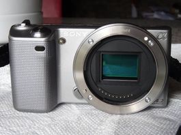 Sony NEX 5 ____ 14,2 MP _____BODY______