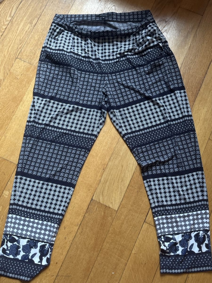Comma Pantalons: Pantalon Comma imprimé taille 42 – D'occasion à Lausanne par LorenaOrtega