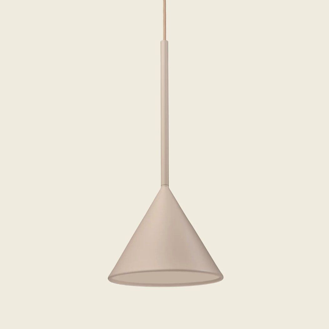 Kronleuchter & Deckenlampen: Figura "Cone" Leuchte von Schneid Studio – Gebraucht aus Zürich von mty_25j9