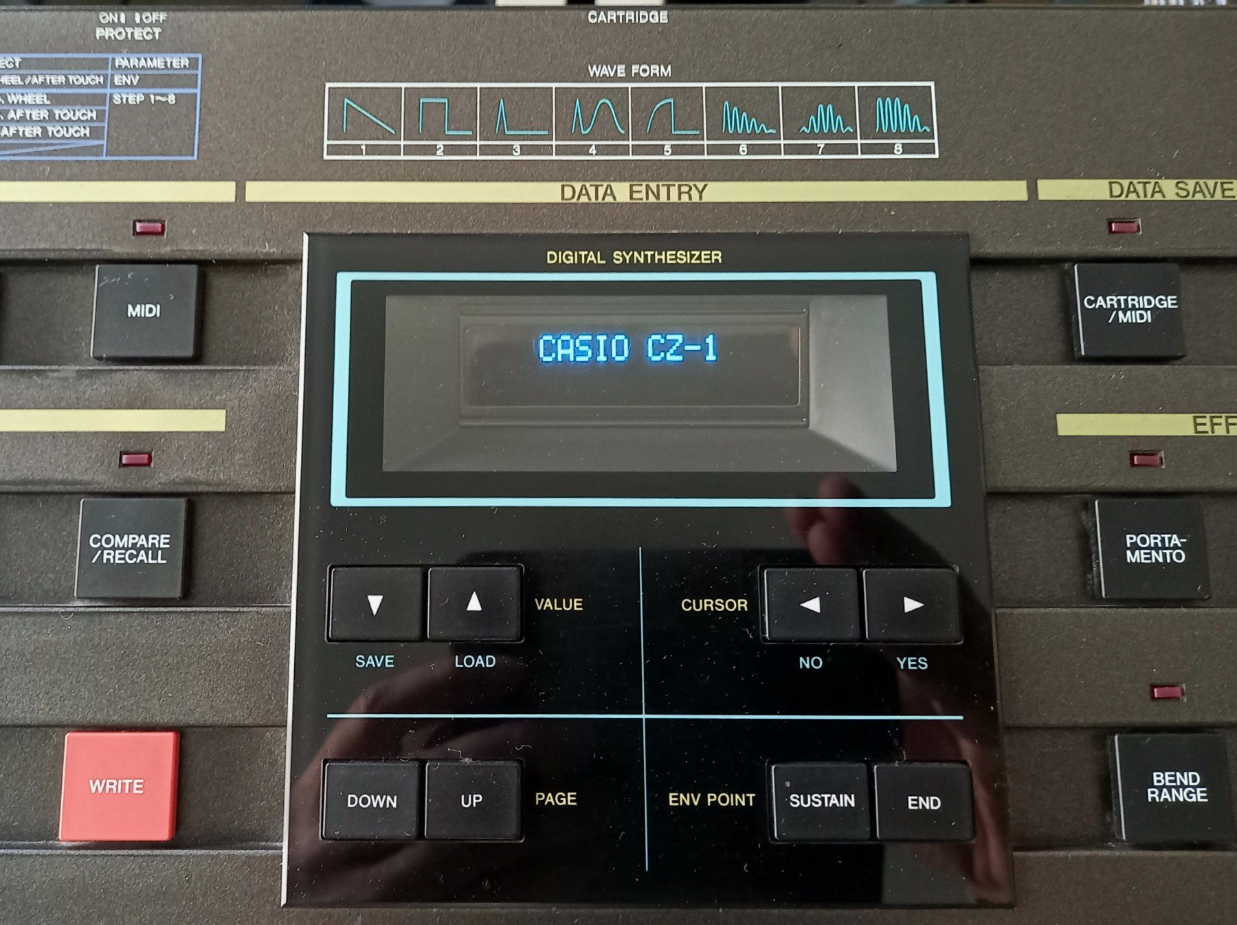Casio Strumenti musicali: Casio CZ-1 Synthesizer + RAM Cartridge RA-6 – Usato da Luzern venduto da garlicia 4