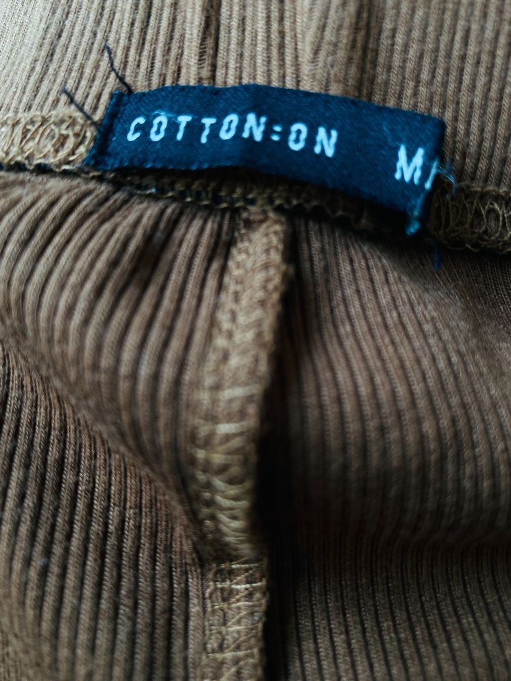 Pantaloni: COTTON:ON HOSE – Usato da Jona venduto da vanessasupermarket20 5