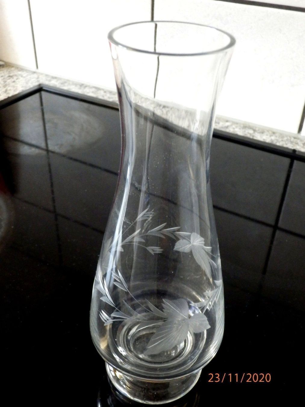 Vasen & Gefässe: kleine Vase oder Karaffe, geätzte Zweige – Gebraucht aus Ueberstorf von dinbau 4