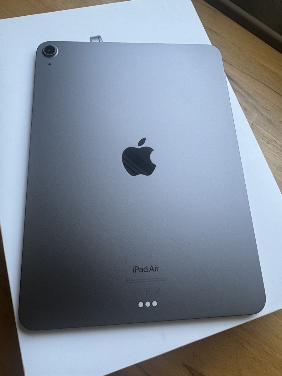 Apple Tablettes PC: iPad Air 5  M1  – Neuf (Voir description) à Bern par Picatcho 1