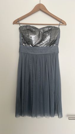 Cocktailkleid grau mit Pailletten neuwertiger Zustand