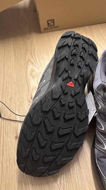 Salomon Damenschuhe: Neue Wanderschuhe Salomon – Gebraucht aus Dübendorf von ivana2 2