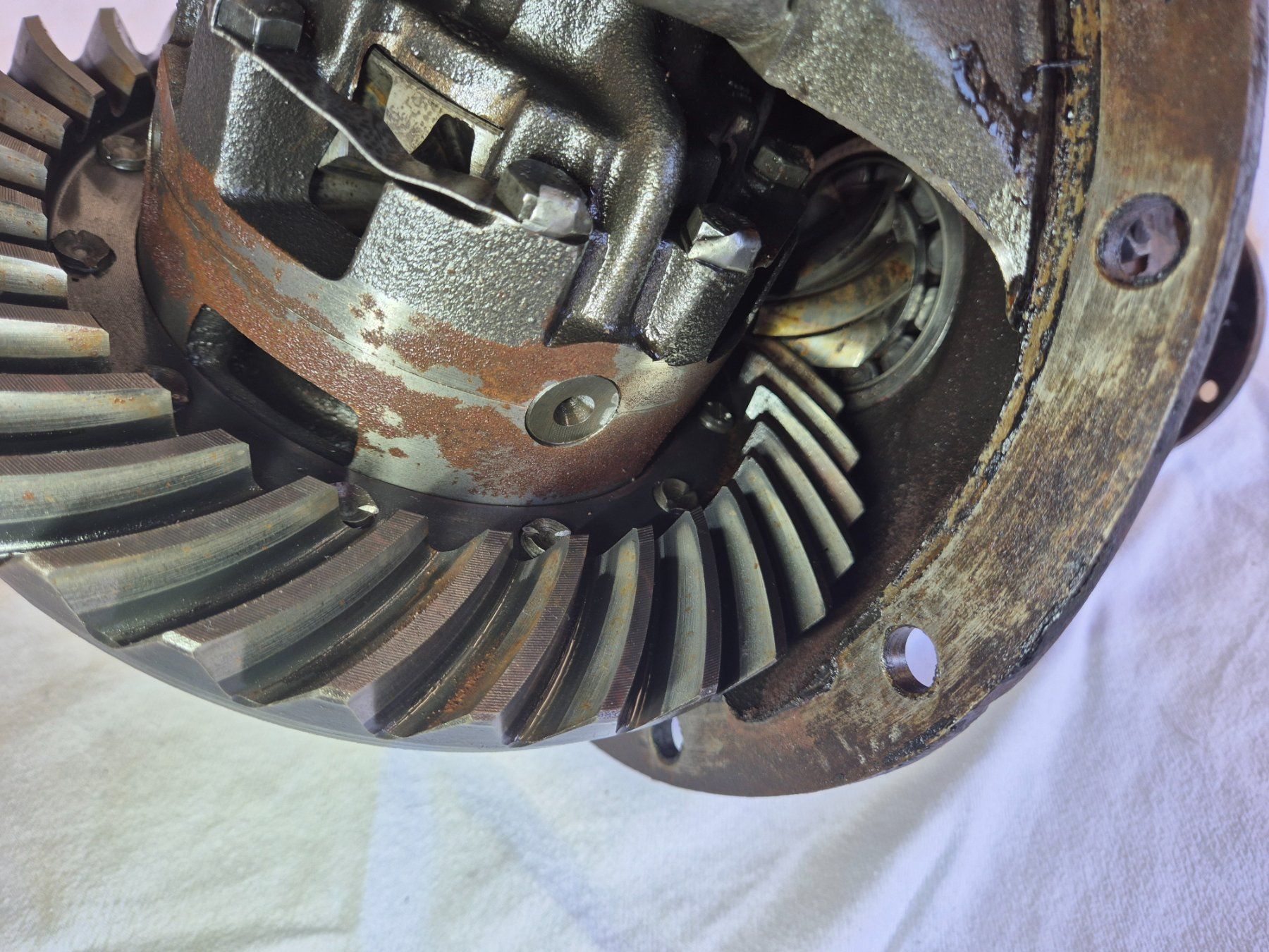 Opel Tutti pezzi di ricambio auto: Opel Blitz Differential,Hinterachsgetriebe – Usato da Bremgarten AG venduto da Osella5 7